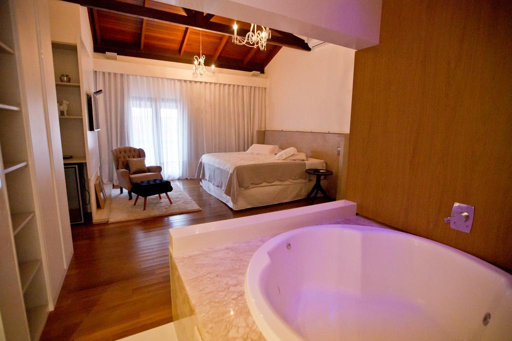 Carmel Hotel *