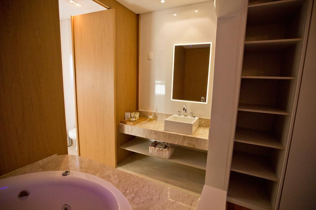 Carmel Hotel *